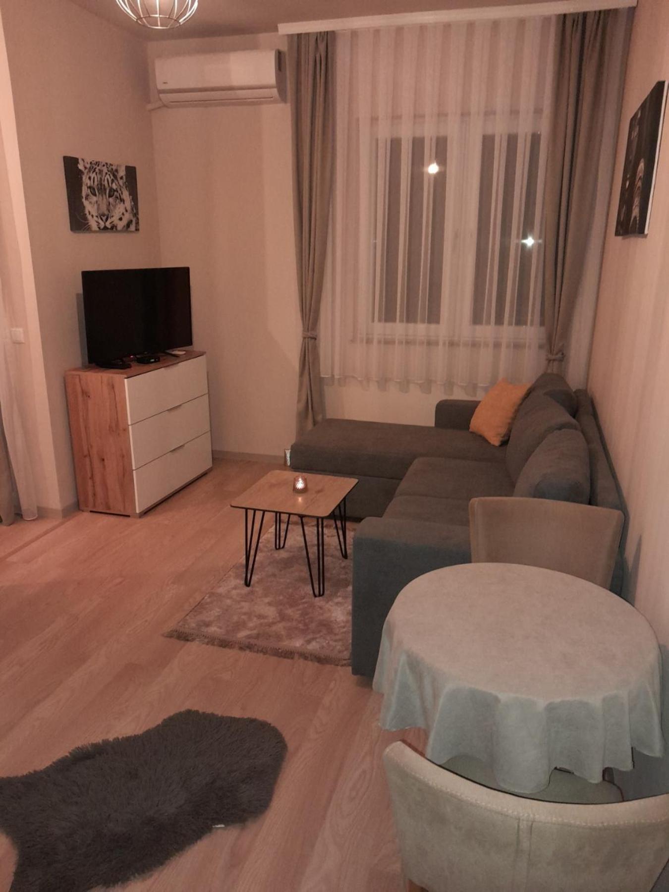 Gray Apartament 2 Pristina Exterior photo